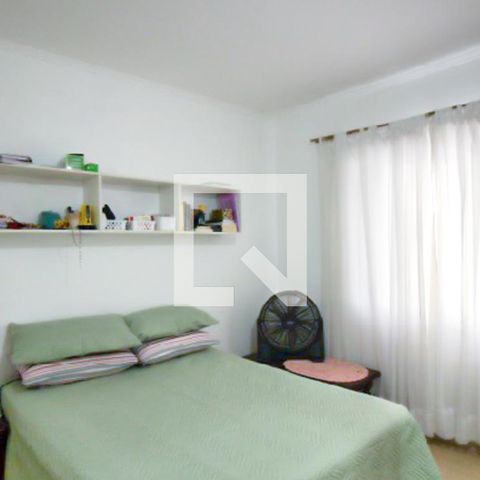 Casa à venda com 480m², 4 quartos e 2 vagas Casa à venda com 480m², 4 quartos e 2 vagasSuíte 1