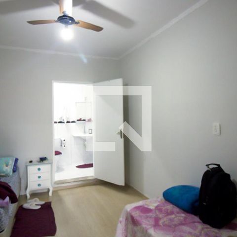 Casa à venda com 480m², 4 quartos e 2 vagas Casa à venda com 480m², 4 quartos e 2 vagasSuíte 2
