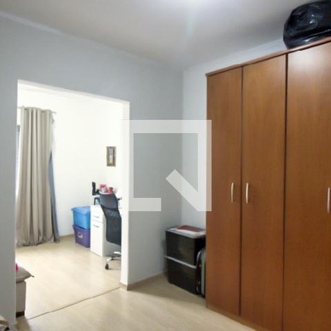 Casa à venda com 480m², 4 quartos e 2 vagas Casa à venda com 480m², 4 quartos e 2 vagasSuíte 2