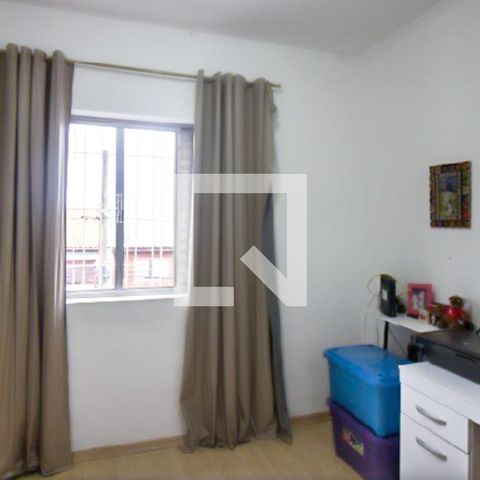 Casa à venda com 480m², 4 quartos e 2 vagas Casa à venda com 480m², 4 quartos e 2 vagasEscritório