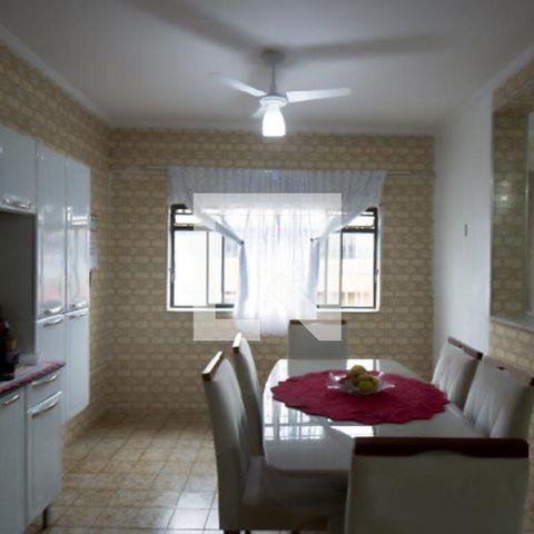 Casa à venda com 480m², 4 quartos e 2 vagas Casa à venda com 480m², 4 quartos e 2 vagasCozinha