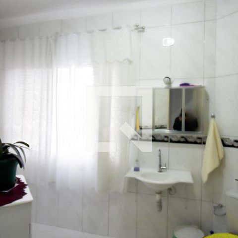 Casa à venda com 480m², 4 quartos e 2 vagas Casa à venda com 480m², 4 quartos e 2 vagasBanheiro da Suíte 1