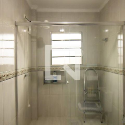 Casa à venda com 480m², 4 quartos e 2 vagas Casa à venda com 480m², 4 quartos e 2 vagasBanheiro 3