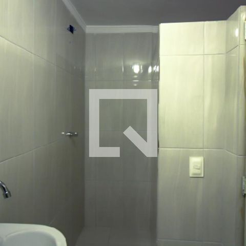 Casa à venda com 480m², 4 quartos e 2 vagas Casa à venda com 480m², 4 quartos e 2 vagasBanheiro 4