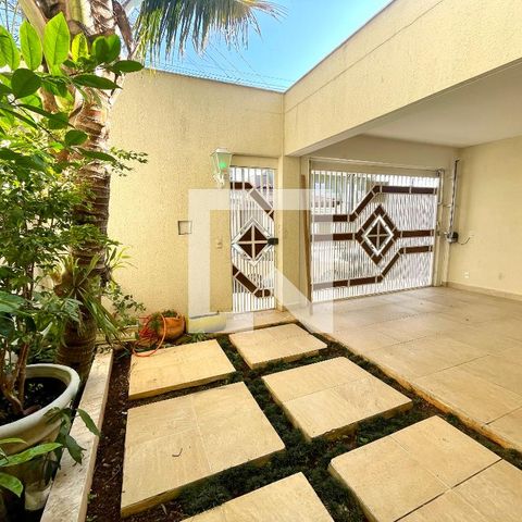 Casa à venda com 193m², 3 quartos e 3 vagasfrente da casa