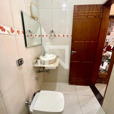 Casa à venda com 193m², 3 quartos e 3 vagasBanheiro Social 2 