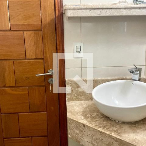 Casa à venda com 193m², 3 quartos e 3 vagasBanheiro Social