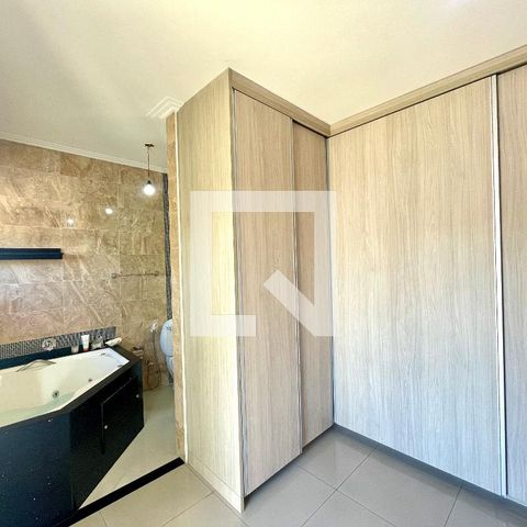 Casa à venda com 193m², 3 quartos e 3 vagasSuíte