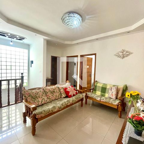 Casa à venda com 193m², 3 quartos e 3 vagasSala do andar superior