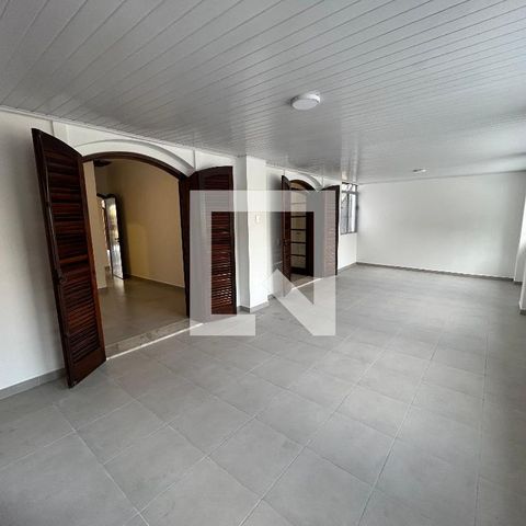 Casa para alugar com 200m², 5 quartos e 2 vagasVaranda dos fundos