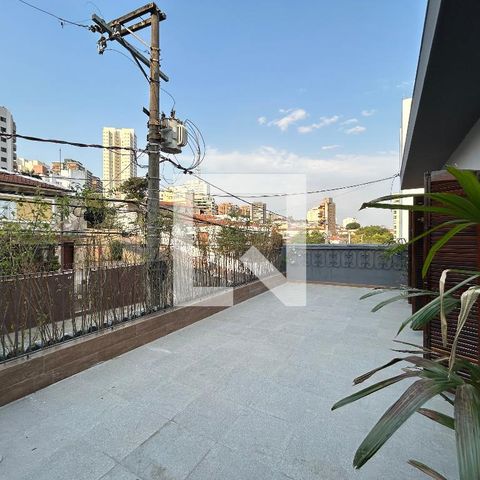 Casa para alugar com 200m², 5 quartos e 2 vagasVaranda dos quartos frente