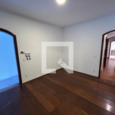 Casa para alugar com 200m², 5 quartos e 2 vagasSala