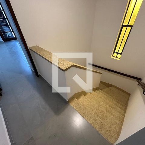 Casa para alugar com 200m², 5 quartos e 2 vagasCorredor