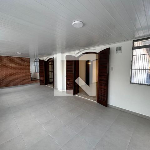 Casa para alugar com 200m², 5 quartos e 2 vagasVaranda dos fundos