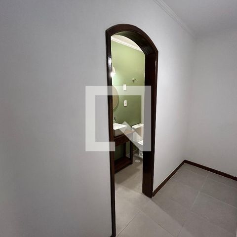 Casa para alugar com 200m², 5 quartos e 2 vagasLavabo