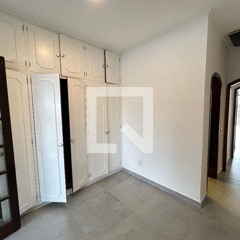 Casa para alugar com 200m², 5 quartos e 2 vagasSuíte 4