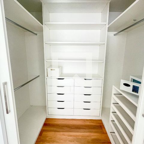 Apartamento para alugar com 184m², 2 quartos e 3 vagasCloset