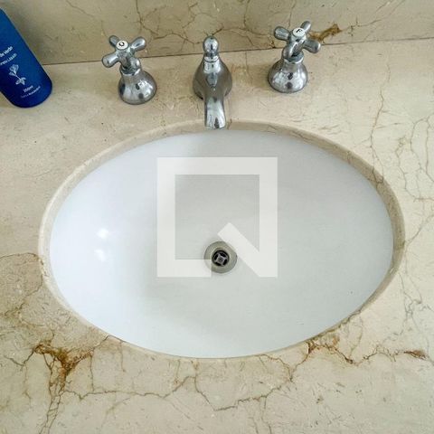Apartamento para alugar com 184m², 2 quartos e 3 vagasBanheiro da Suíte 2
