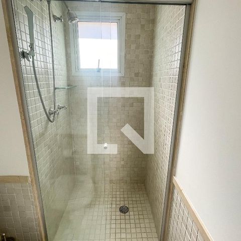 Apartamento para alugar com 184m², 2 quartos e 3 vagasBanheiro da Suíte 1