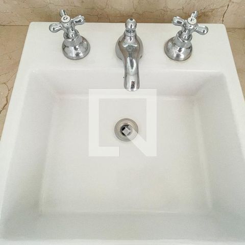 Apartamento para alugar com 184m², 2 quartos e 3 vagasBanheiro da Suíte 1