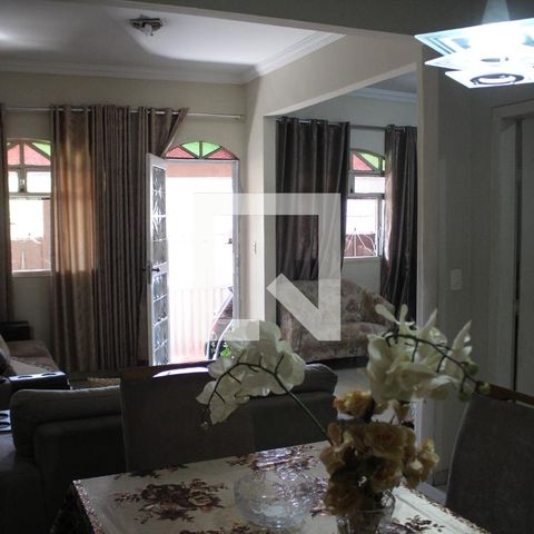 Casa à venda com 250m², 4 quartos e 1 vagaSala