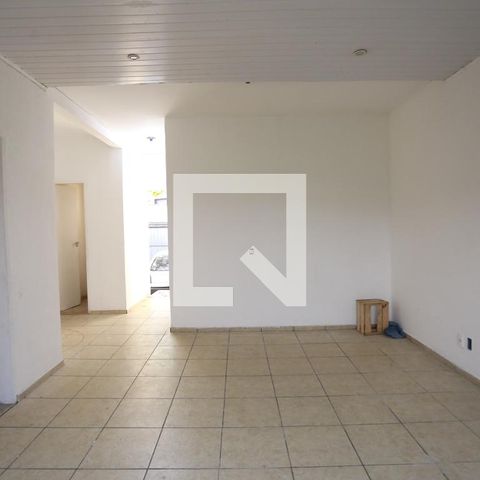 Casa à venda com 118m², 4 quartos e 2 vagasSala