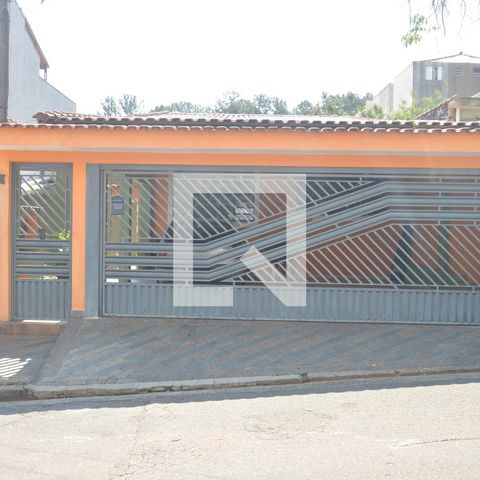 Casa à venda com 201m², 3 quartos e 2 vagasFachada