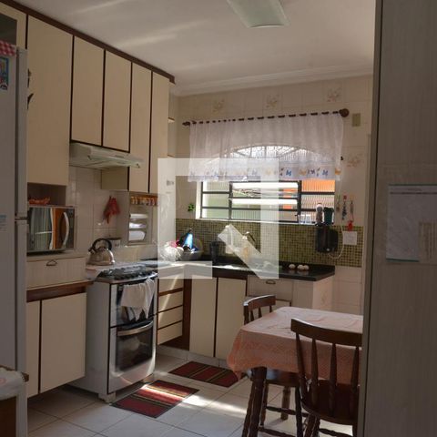 Casa à venda com 201m², 3 quartos e 2 vagasCozinha