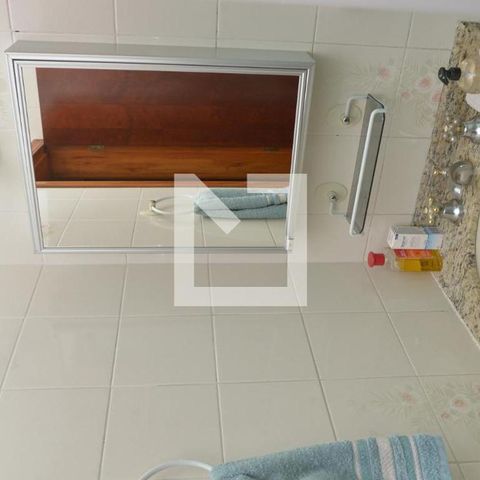 Casa à venda com 201m², 3 quartos e 2 vagasBanheiro