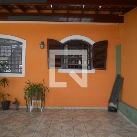 Casa à venda com 201m², 3 quartos e 2 vagasQuintal