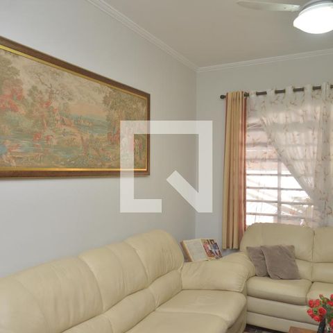 Casa à venda com 201m², 3 quartos e 2 vagasSala