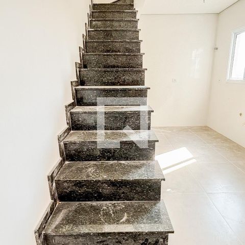 Apartamento à venda com 86m², 2 quartos e 2 vagas Apartamento à venda com 86m², 2 quartos e 2 vagasEscada