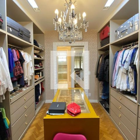 Apartamento para alugar com 440m², 6 quartos e 2 vagas Apartamento para alugar com 440m², 6 quartos e 2 vagasQuarto 1 - Closet