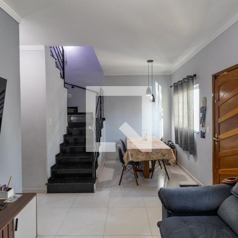 Casa à venda com 119m², 3 quartos e 2 vagasSala