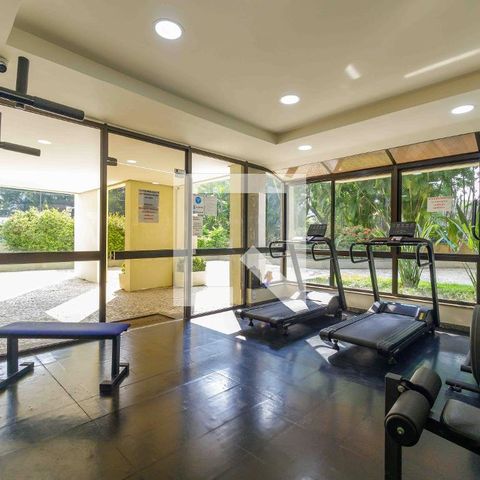 Apartamento à venda com 121m², 4 quartos e 2 vagasÁrea Comum Academia