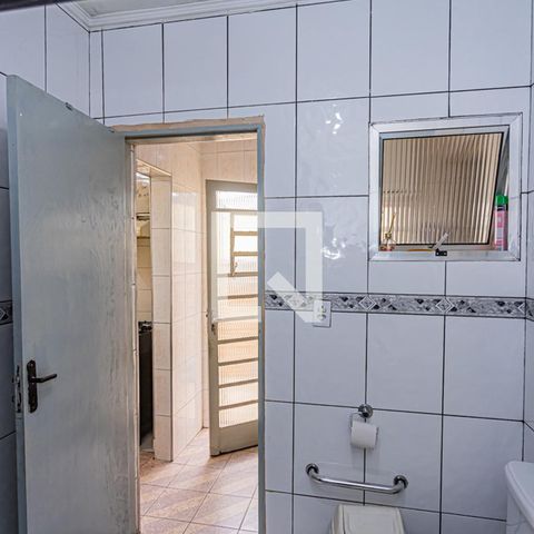 Casa à venda com 122m², 3 quartos e 1 vaga Casa à venda com 122m², 3 quartos e 1 vagaBanheiro
