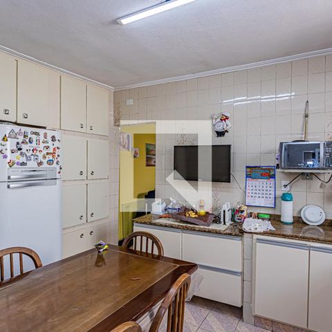 Casa à venda com 122m², 3 quartos e 1 vaga Casa à venda com 122m², 3 quartos e 1 vagaCozinha