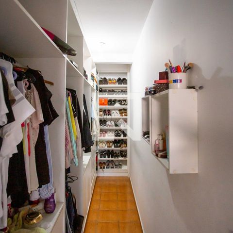 Casa à venda com 201m², 3 quartos e 2 vagas Casa à venda com 201m², 3 quartos e 2 vagasCloset da suíte