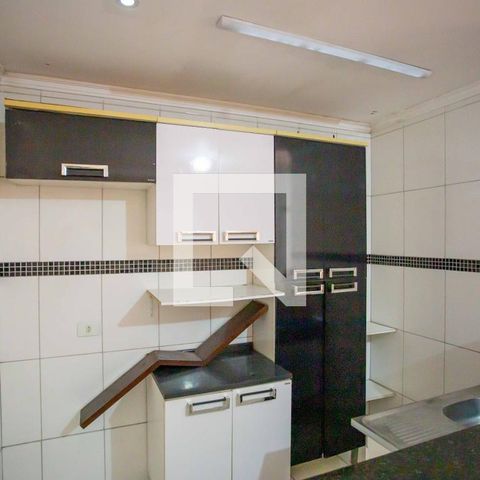 Casa à venda com 201m², 3 quartos e 2 vagas Casa à venda com 201m², 3 quartos e 2 vagasCozinha de Serviço