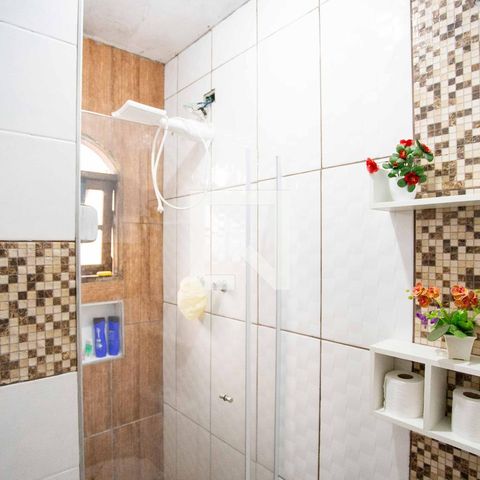 Casa à venda com 201m², 3 quartos e 2 vagas Casa à venda com 201m², 3 quartos e 2 vagasBanheiro Social