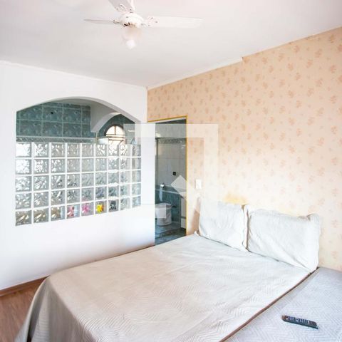 Casa à venda com 201m², 3 quartos e 2 vagas Casa à venda com 201m², 3 quartos e 2 vagasQuarto Suíte