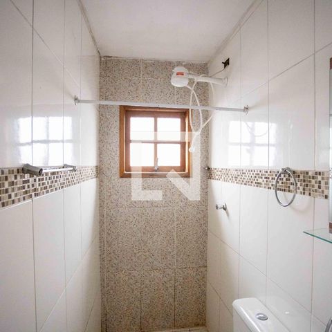 Casa à venda com 201m², 3 quartos e 2 vagas Casa à venda com 201m², 3 quartos e 2 vagasBanheiro de serviço