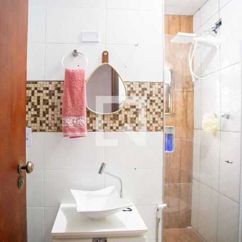 Casa à venda com 201m², 3 quartos e 2 vagas Casa à venda com 201m², 3 quartos e 2 vagasBanheiro Social