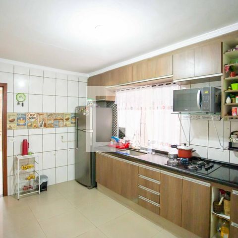 Casa à venda com 201m², 3 quartos e 2 vagas Casa à venda com 201m², 3 quartos e 2 vagasCozinha