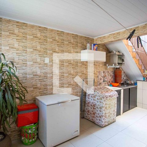 Casa à venda com 201m², 3 quartos e 2 vagas Casa à venda com 201m², 3 quartos e 2 vagasÁrea de Serviço