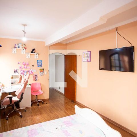 Casa à venda com 201m², 3 quartos e 2 vagas Casa à venda com 201m², 3 quartos e 2 vagasQuarto 2