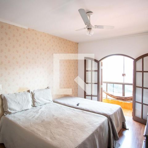 Casa à venda com 201m², 3 quartos e 2 vagas Casa à venda com 201m², 3 quartos e 2 vagasQuarto Suíte