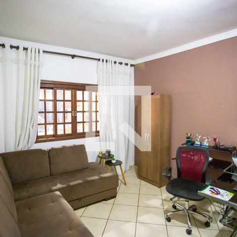 Casa à venda com 201m², 3 quartos e 2 vagas Casa à venda com 201m², 3 quartos e 2 vagasSala de TV
