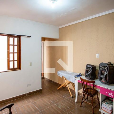 Casa à venda com 201m², 3 quartos e 2 vagas Casa à venda com 201m², 3 quartos e 2 vagasSala de Serviço