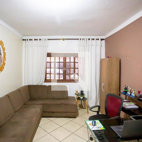 Casa à venda com 201m², 3 quartos e 2 vagas Casa à venda com 201m², 3 quartos e 2 vagasSala de TV